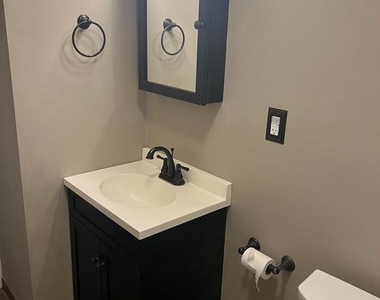 218 Delmar Street - Photo Thumbnail 15