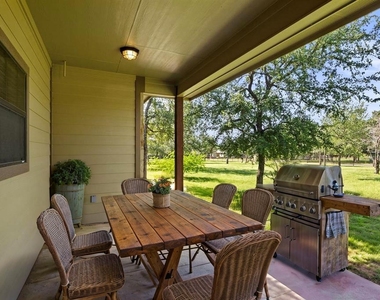 1404 Kings Valley Dr - Photo Thumbnail 10