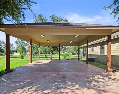 1404 Kings Valley Dr - Photo Thumbnail 4