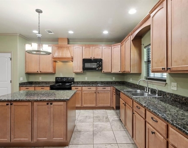 1404 Kings Valley Dr - Photo Thumbnail 11