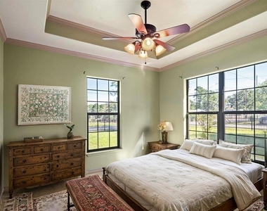 1404 Kings Valley Dr - Photo Thumbnail 7