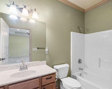 1404 Kings Valley Dr - Photo Thumbnail 20