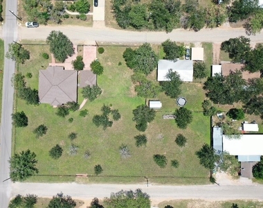 1404 Kings Valley Dr - Photo Thumbnail 1