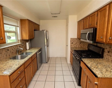 4913 Wing Rd - Photo Thumbnail 6