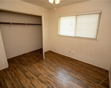 4913 Wing Rd - Photo Thumbnail 15