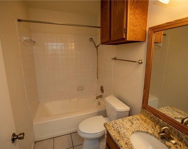 4913 Wing Rd - Photo Thumbnail 24
