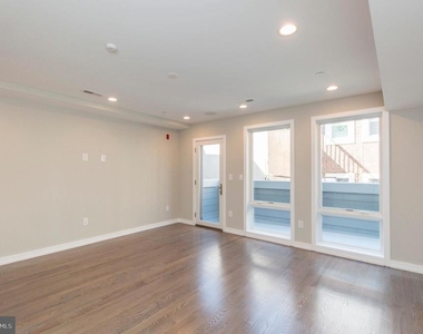 1703 Bainbridge Street - Photo Thumbnail 5