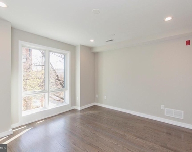 1703 Bainbridge Street - Photo Thumbnail 13