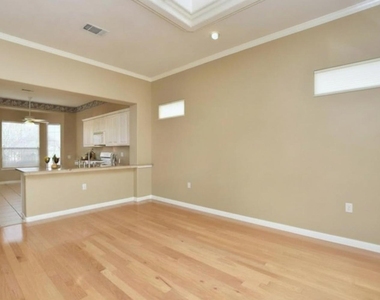111 Purple Sage Dr - Photo Thumbnail 6