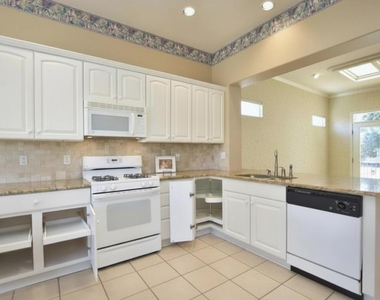 111 Purple Sage Dr - Photo Thumbnail 10