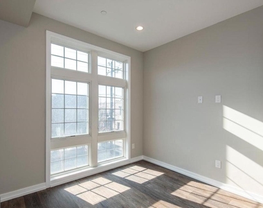 1340 S 13th Street - Photo Thumbnail 5