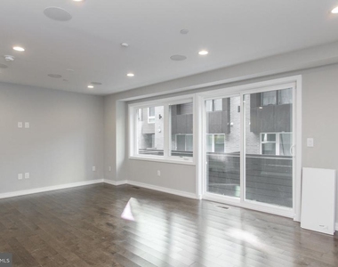 720 S Sartain Street - Photo Thumbnail 5