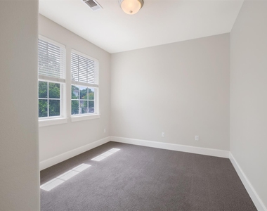 6715 Windrift Way - Photo Thumbnail 20
