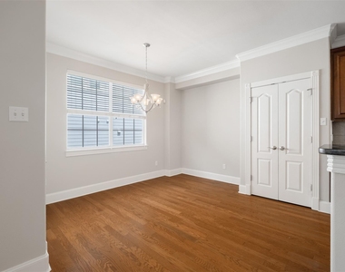 6715 Windrift Way - Photo Thumbnail 8