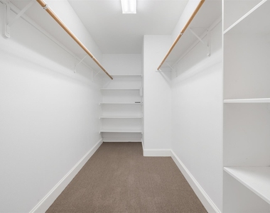 6715 Windrift Way - Photo Thumbnail 15