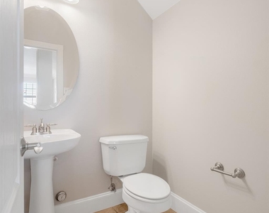 6715 Windrift Way - Photo Thumbnail 10