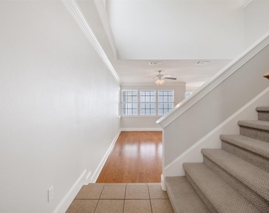 6715 Windrift Way - Photo Thumbnail 3