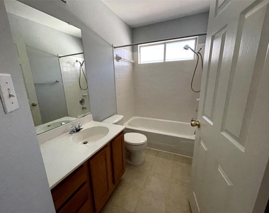 3621 Bratton Heights Dr - Photo Thumbnail 12