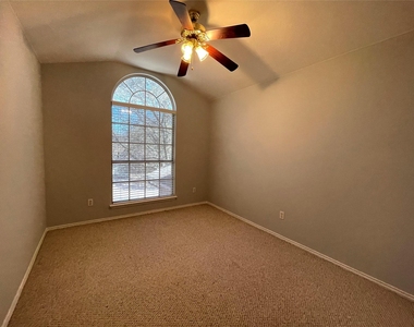 3621 Bratton Heights Dr - Photo Thumbnail 14