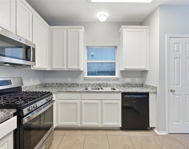 3621 Bratton Heights Dr - Photo Thumbnail 9