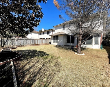 3621 Bratton Heights Dr - Photo Thumbnail 19