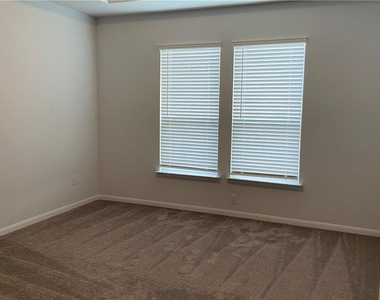 481 Leadtree Loop - Photo Thumbnail 17