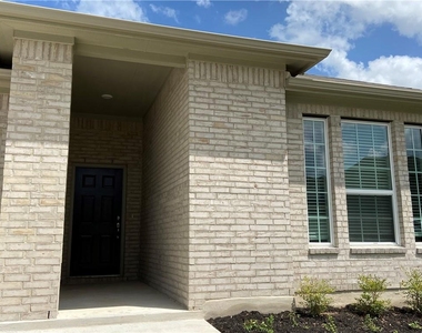 481 Leadtree Loop - Photo Thumbnail 2