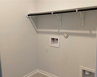 481 Leadtree Loop - Photo Thumbnail 7