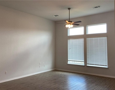 481 Leadtree Loop - Photo Thumbnail 18