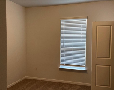 481 Leadtree Loop - Photo Thumbnail 8