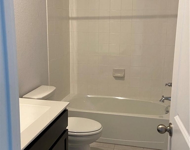 481 Leadtree Loop - Photo Thumbnail 4