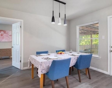 2121 Trede Dr - Photo Thumbnail 10