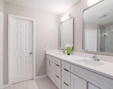 2121 Trede Dr - Photo Thumbnail 13