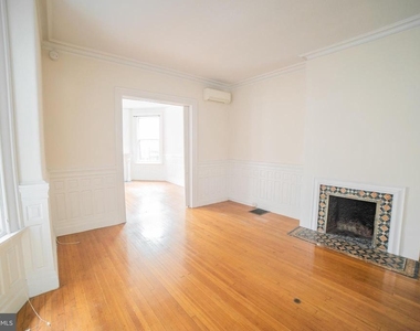 1919 Spruce Street - Photo Thumbnail 4