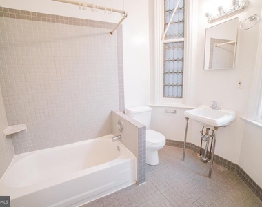 1919 Spruce Street - Photo Thumbnail 12