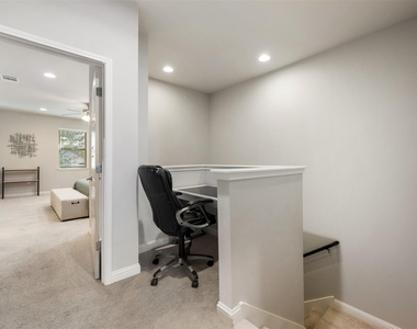 13800 Lyndhurst St - Photo Thumbnail 16
