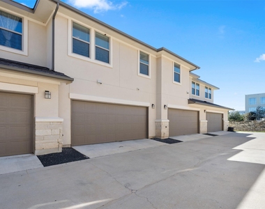 13800 Lyndhurst St - Photo Thumbnail 29
