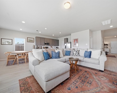 641 Running Creek Dr - Photo Thumbnail 6