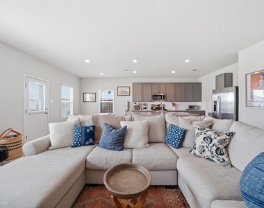 641 Running Creek Dr - Photo Thumbnail 8