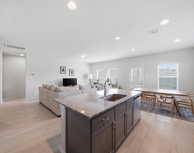 641 Running Creek Dr - Photo Thumbnail 10