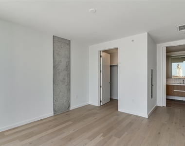 313 W 17th St - Photo Thumbnail 16