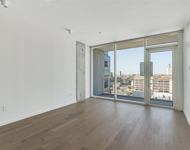 313 W 17th St - Photo Thumbnail 14