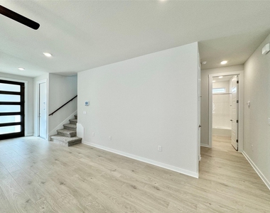 404 Tinto St - Photo Thumbnail 23