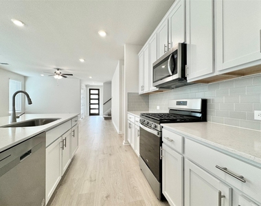 404 Tinto St - Photo Thumbnail 11