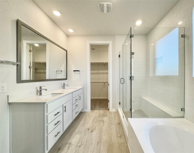 404 Tinto St - Photo Thumbnail 17