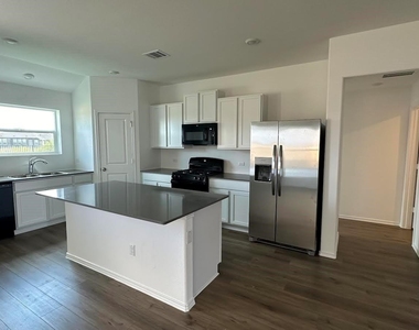 1704 Frontenac St - Photo Thumbnail 7