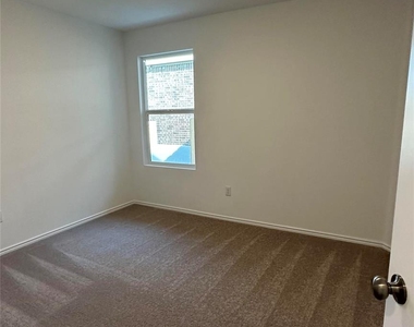 1704 Frontenac St - Photo Thumbnail 8