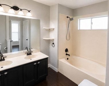 1517 Scottsdale Dr - Photo Thumbnail 17