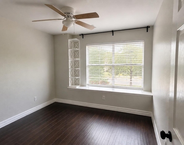 1517 Scottsdale Dr - Photo Thumbnail 21