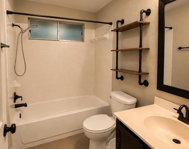 1517 Scottsdale Dr - Photo Thumbnail 15